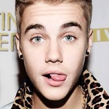 Robyn Bieber's Instagram, Twitter & Facebook