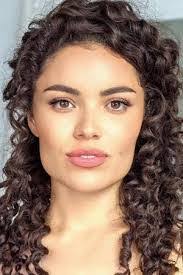 Stephanie Brister's Instagram, Twitter & Facebook