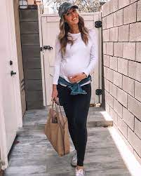 Casual Outfit Camo Hat Tee Leggings Cute Maternity Outfits Outfits With Hats Camo Hats Outfits