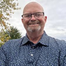 What fuse powers the front bus bar