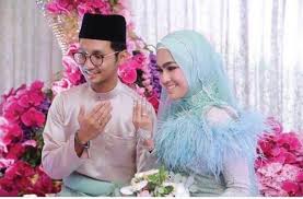 Elfira loy & ezlifa loy juri: Tersalah Gambar Kahwin Elfira Loy Habib Jewels Mohon Maaf Berita Sentap