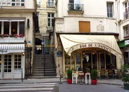 Palais Royal Quarter Bar De L Entracte 47 Rue De Montpensier Paris I Paris Cafe Paris Bars Place Vendome