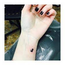 Exceptional Tiny Tattoos Ideas Are Available On Our Web Pages Take A Look And You Wont Be Sorry Cat Tattoo Simple Cat Tattoo Small Tiny Tattoos