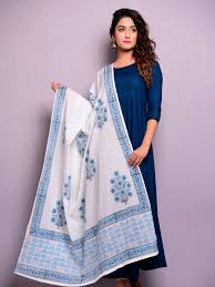 This dress colour combination is idealistic and just so charming that you will simply look like you are walking on stars as you walk down this journey together. Best Colour Combinations For Anarkali Suits The Wedding Brigade Blog
