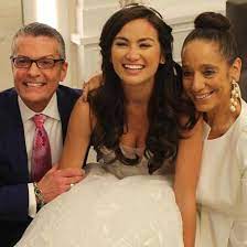 The Bachelor S Caila Quinn Wants To Say Yes To The Dress Except Her Mom Thinks It S Basic E Online Caila Quinn Yes To The Dress Wedding Dresses