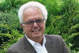 Portrait d'Alain Sebah, Chief Operating Officer AMO, Louvre Hotels Group :  "L'approche client"