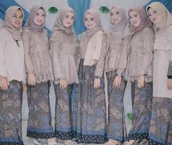 Pin Di Kebaya