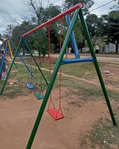Posterior a la visita qué realizamos en la Plaza del Barrio Las Colinas, hoy damos inicio a las reparaciones para de esta manera recuperar espacios de esparcimiento para los niños y las