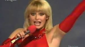 Learn spanish in a fun way with the music video and the lyrics of the song hay que venir al sur (live) of raffaella carrà. 1978 Raffaella Carra Para Hacer Bien El Amor Hay Que Venir Al Sur 1978 Youtube
