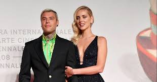Check spelling or type a new query. Ferragni E Fedez Firmano Il Referendum Per L Eutanasia Legale Laregione