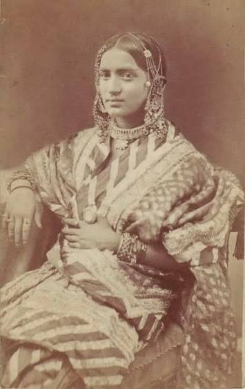 Gentoo dancing girls from Madras in 1870