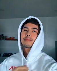 Sam Solis (SamBoyWonderIsTakenWhat)