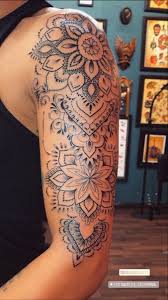 Pidan Tuosta Kokonaisuudesta In 2020 Lace Sleeve Tattoos Arm Tattoos For Women Upper Arm Tattoos