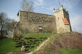 Wjeżdżając do miasta od północy, drogą nr 75, należy kierować się do centrum. Nowy Sacz Zamek Krolewski Baszta Kowalska Mapio Net