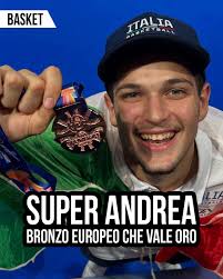 🇮🇹🥉 SUPER ANDREA, un bronzo europeo che vale #oro❗️ 🏀 Andrea Macrì ci  ha fatti sognare insieme a tutta la #NAZIONALE ITALIANA di #basket under 18  grazie a una grandissima cavalcata agli