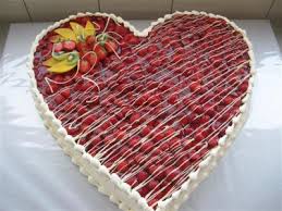 Erdbeerherz Hochzeitstorte Herzform Torte Hochzeit Tortendeko