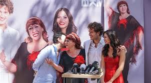 Yakında zaman annesini ve babasını bir tür trafik kazasında kaybeden aysel'i konu ediyor. Sen Kiminle Dans Ediyorsun Filminin Cekimleri Tamamlandi