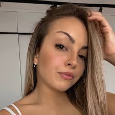 Dale Like y te mando regalito 🎁 de mis dos amigas 🥰🥰 DM