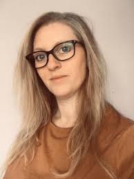 Jen Poole's Instagram, Twitter & Facebook