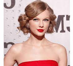 Victory rolls are one of our favorite 50s hairstyles for long hair. 37 Easy 50s Hairstyles For Women That Ll Trend In 2021