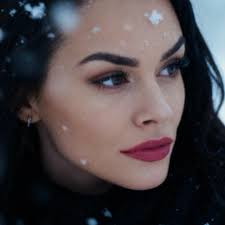 Hi are there any gardeners that aren't fully booked by any chance please  🤞🤞