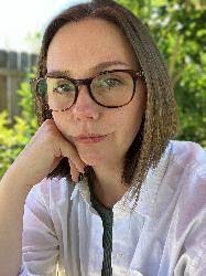 Linda Huse's Instagram, Twitter & Facebook