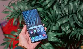 Below aspects are something that you will find ages to find fault and complain about.build qualityphone receptionspeeduser interfaceonly. Samsung Galaxy S10 Lite Price And Availability In Singapore Gadgetmatch
