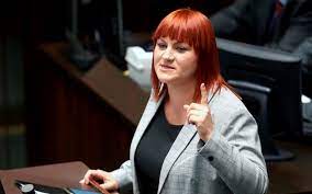 Descripciónandrew wakefield with justyna socha warsaw 2019.jpg. Lekarze Czy Znachorzy Przeglad