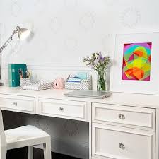 The stripes create an illusion that the room is wider. Bedroom Chair Rail Design Ideas