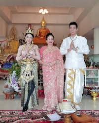 ฟ้าว์เฟี้ยว พี่ชาย เฟี้ยว์ฟ้าว งานนี้ทำเอา ฟ้าว์เฟี้ยว หรือเบลล์ พี่ชายของ เฟี้ยว์ฟ้าว สุดสวิงริงโก้ ถึงกั. Tmxingyzs3dovm