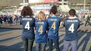 Pour son dernier championnat d'europe et afin de défendre son titre de 2016, cristiano ronaldo souhaite au mieux préparer son entrée. Mr Mrs Varane Rapha S Sisters Vanessa And Annabelle His Mother