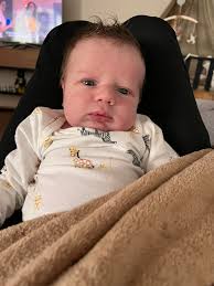 Hoi! Ik ben opzoek naar een fotograaf voor een newbornshoot die asap plaats  zou hebben. Onze zoon is vandaag al 10dagen oud. Wij zelf zijn van  Blankenberge maar kunnen ons gerust verplaatsen. |