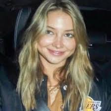 Katie Estes's Instagram, Twitter & Facebook