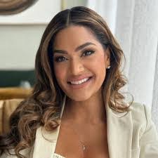 Angel Belanger's Instagram, Twitter & Facebook