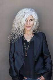 15 Best Haircuts For Over 60 Frauen Frisuren Graue Frisuren Mittellanges Haar Ab 50
