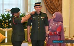 Cucunda sultan pahang, tengku hassanal ibrahim alam shah tengku abdullah, menerima darjah sri sultan ahmad shah pahang (ssap) yang membawa. Bernama Agong Permaisuri Sempurnakan Pemakaian Pangkat Dua Anakanda