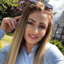 Big volume hairstyle! I'm using here hair shine, wet hairspray and ordinary  hairspray!