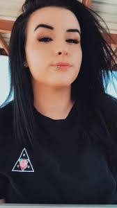 Jillian Huff's Instagram, Twitter & Facebook