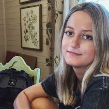 Lucy Nix's Instagram, Twitter & Facebook