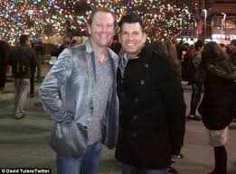 El corresponsal de guerra y director david beriain conoce y entrevista a algunos de los traficantes más. Pregnancy Couldn T Save Our Marriage A List Wedding Planner David Tutera On Why He And His Husband Filed For Divorce Before Their Babies Birth Daily Mail Online