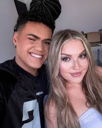 Sheri Connell's Instagram, Twitter & Facebook