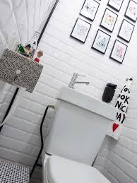 Toilettes Metro Parisien Wc Leroy Merlin Distributeur Savon Ikea Tampon Encreur Comme Patere Deco Toilettes Decoration Toilettes Et Idee Deco Wc