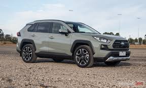 The popular toyota rav4 is comfortable, smooth, agile, and has plenty of space for cargo. 2019 Toyota Rav4 Edge Review Video Performancedrive