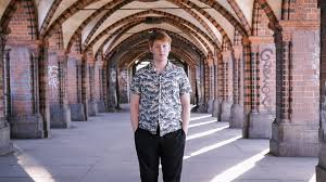 Listen to depresno on spotify. Depresno Im Videointerview 8222 Ich Mochte Songwriter Traditionen In Eine Elektronische Welt Bringen 8220 Diffus