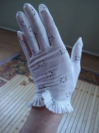 Love These Vintage Gloves Vintage 1950s Polka Dot Gloves Black And White By Bycinbyhand 16 00 Vintage Gloves Polka Dot Gloves Gloves