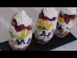 سلطة طبقات الفواكه سهلة وسريعة الشيف نادية Salade De Fruits En Verrines Youtube Food Pudding Desserts