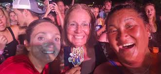Yearbook signing parties today and we have a celebrity in the building! Mr  Perez! Lucky us 🤩🐾