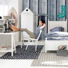 Un espace de travail bien pensé, avec un bureau et une chaise. Chambre Ado Garcon 11 Deco De Chambres Dans Le Coup