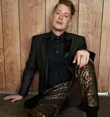 Macaulay culkin este pe drumul cel bun. Macaulay Culkin IÈi SfÄtuieÈte Fanii SÄ Se Apere De Coronavirus Ce Le A Spus Actorul Din Singur AcasÄ SÄ FoloseascÄ Foto Spynews Ro