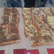 Tek kişilik mevsim salata 12,00 tl. Konya Etli Ekmek Izzet Ustanin Yeri Restoran